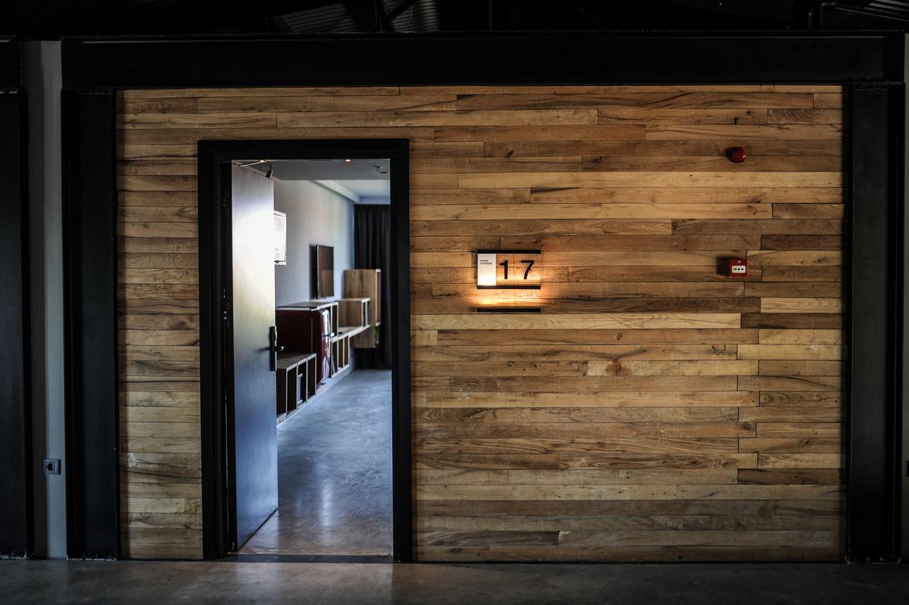 Warehouse By The Stay (Adults Only) Алакати Екстериор снимка